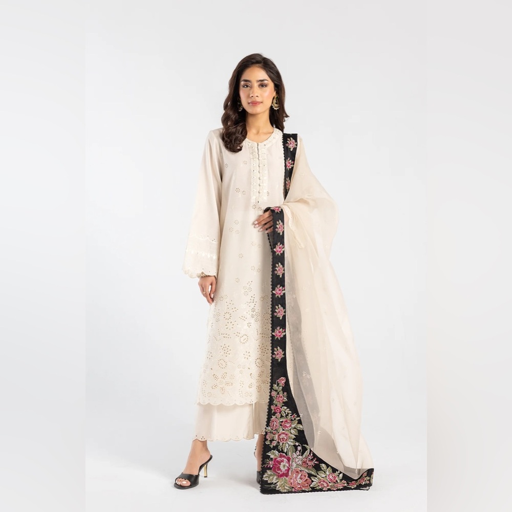 🔹 Organza Dupatta Antique White (1 piece)